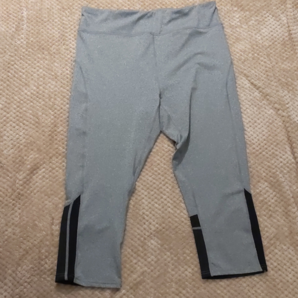 ☃️ 3/$18 Gray workout leggings